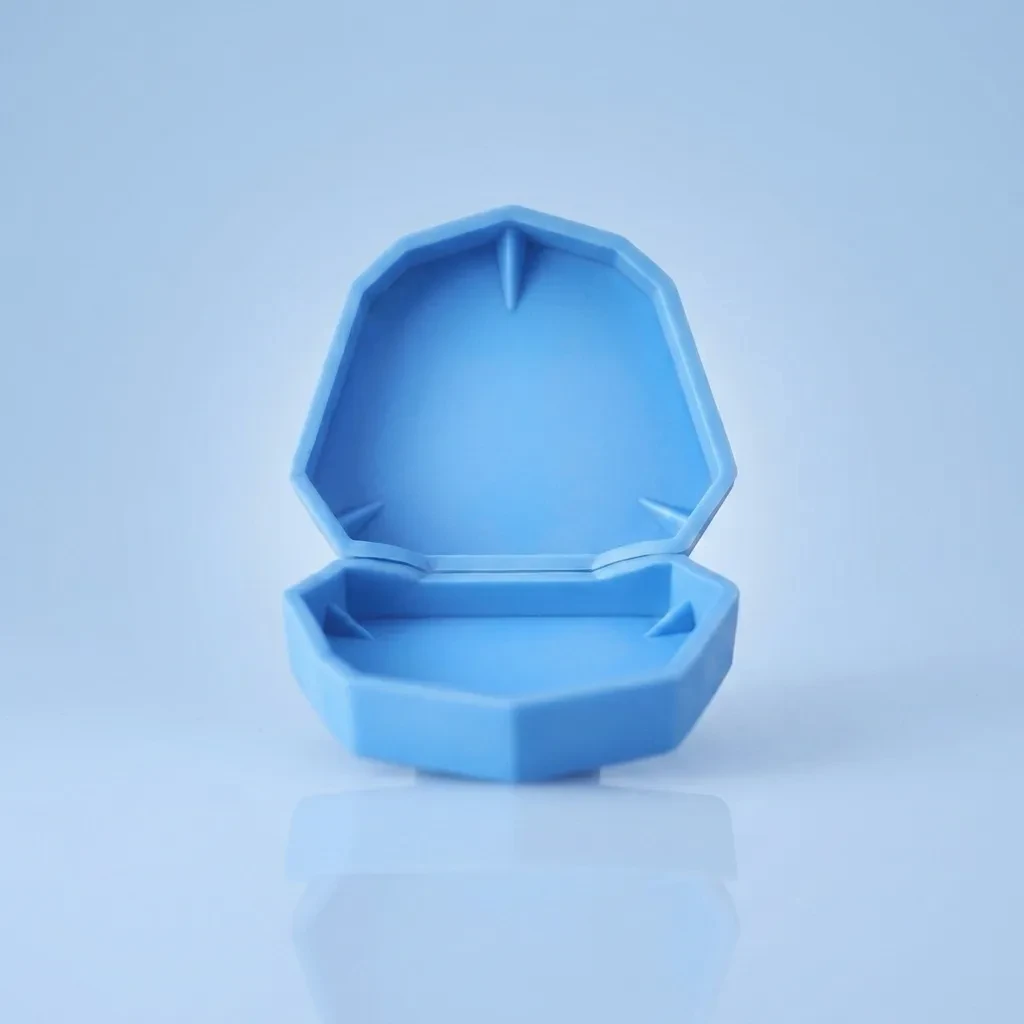 Rubber denture box